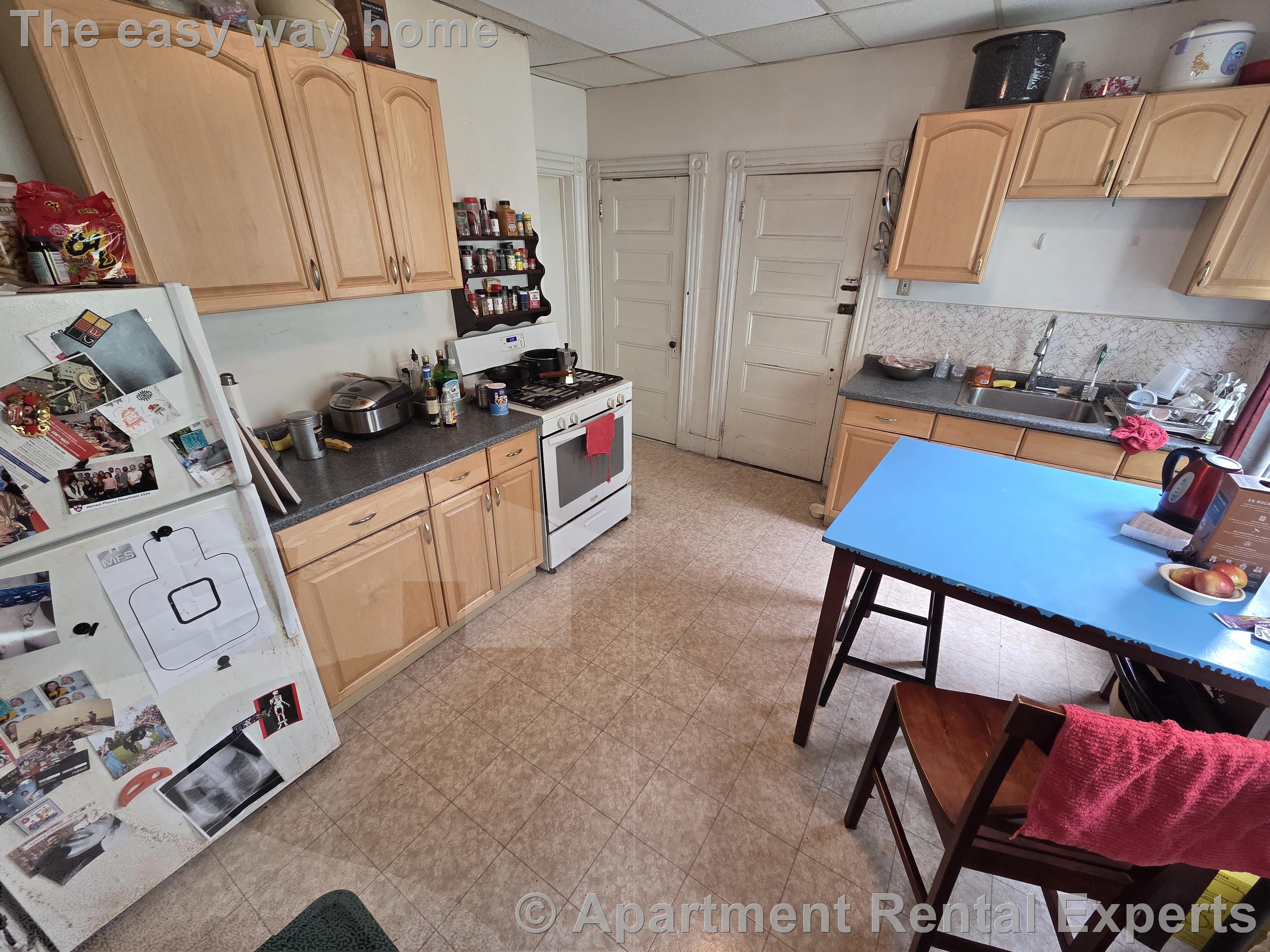 3 bed, 1 bath apartment for rent at 15 St Paul St Unit 2, Central Square — photo 1 of 5