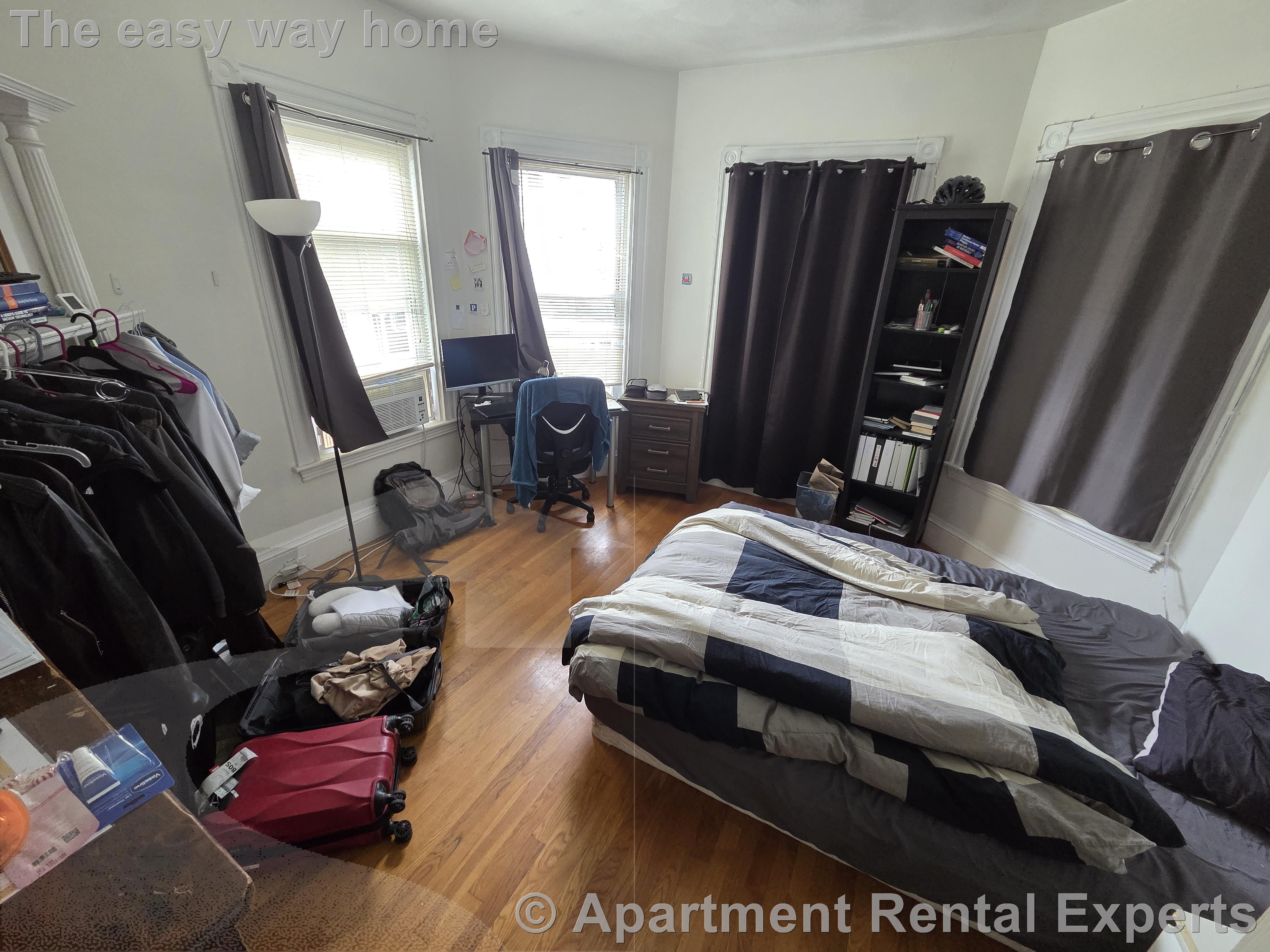 3 bed, 1 bath apartment for rent at 15 St Paul St Unit 2, Central Square — photo 3 of 5