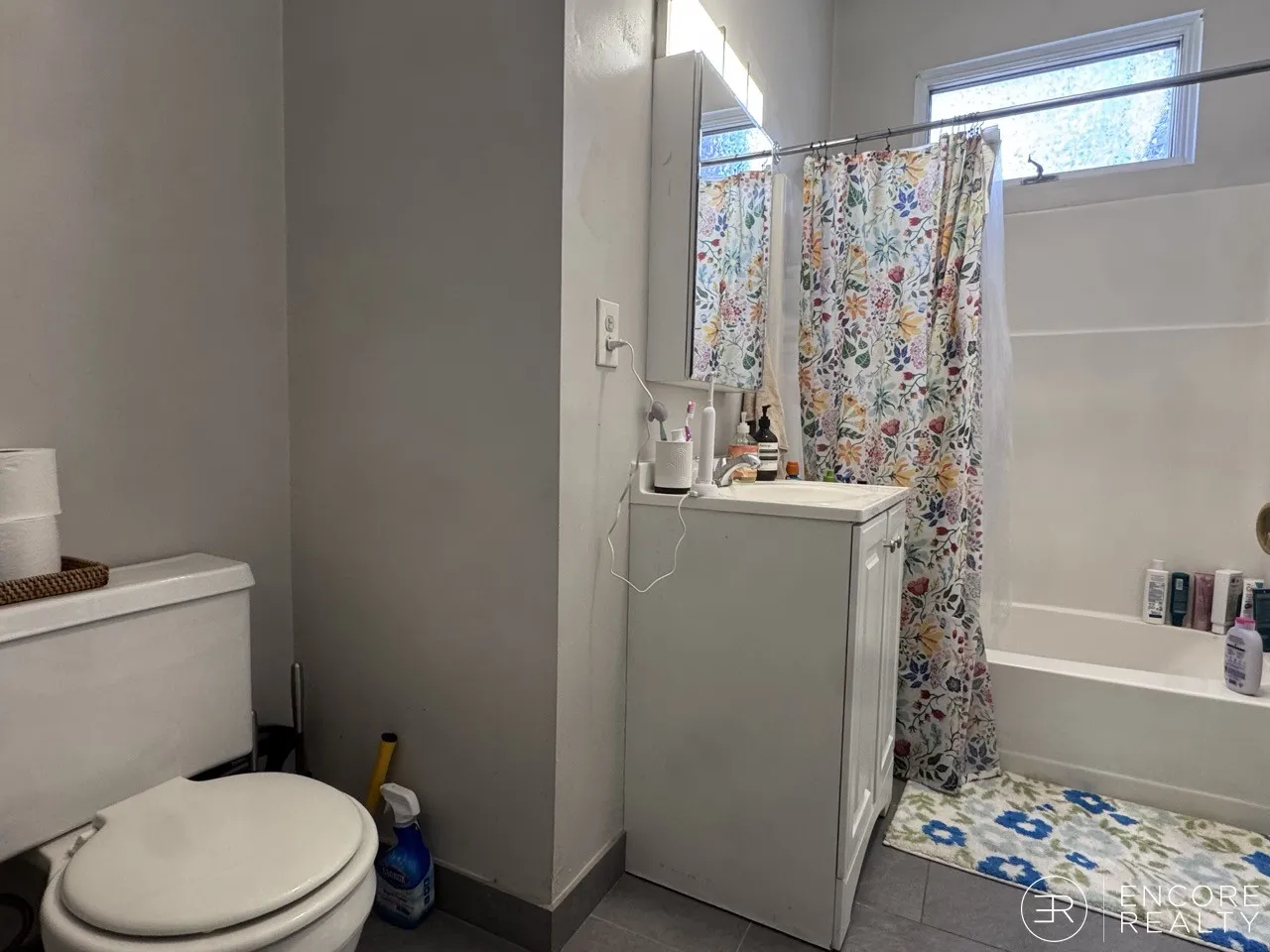 3 bed, 1 bath apartment for rent at 15 Stearns Rd Unit 2, Coolidge Corner — photo 6 of 17
