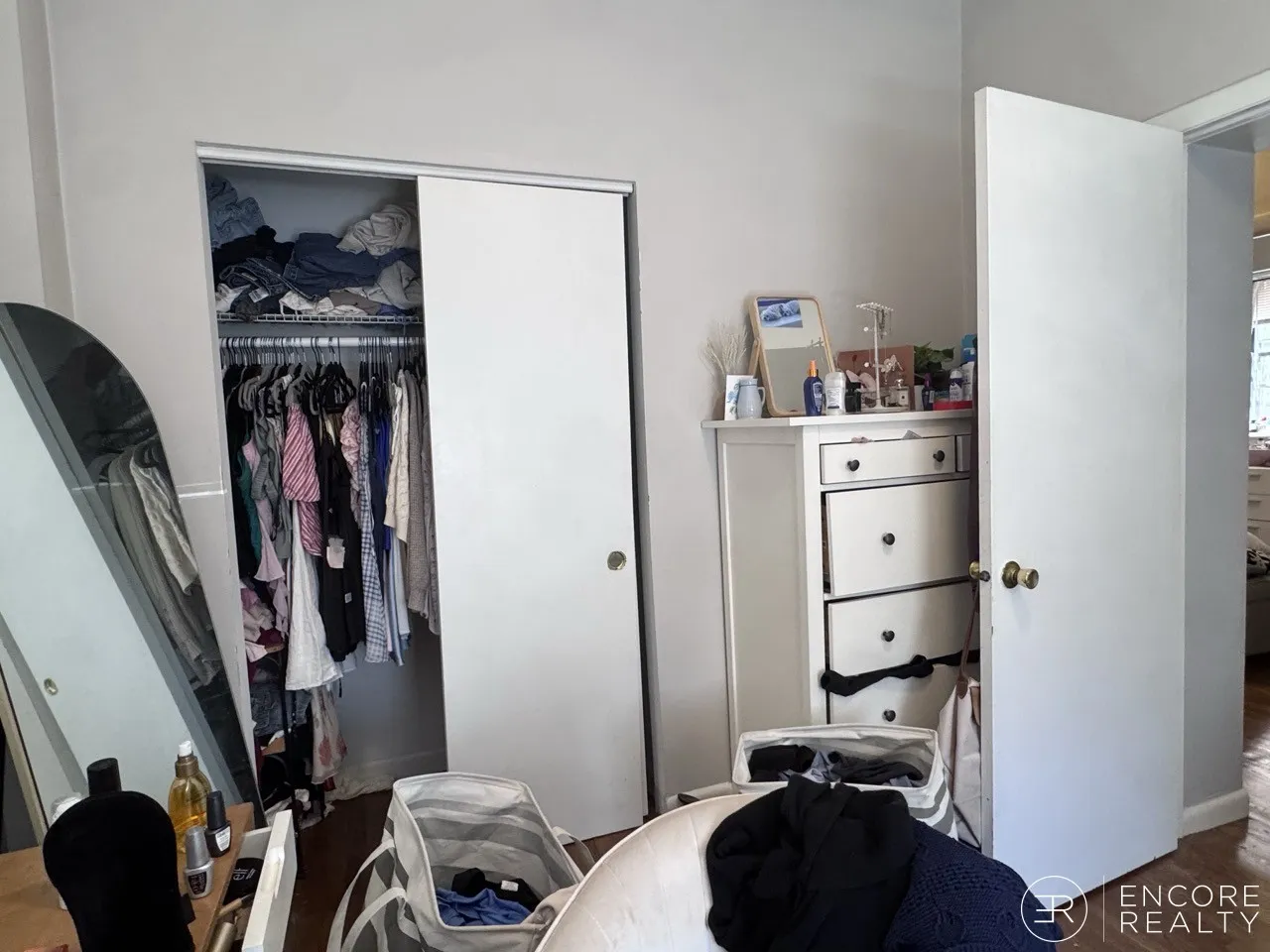 3 bed, 1 bath apartment for rent at 15 Stearns Rd Unit 2, Coolidge Corner — photo 5 of 17