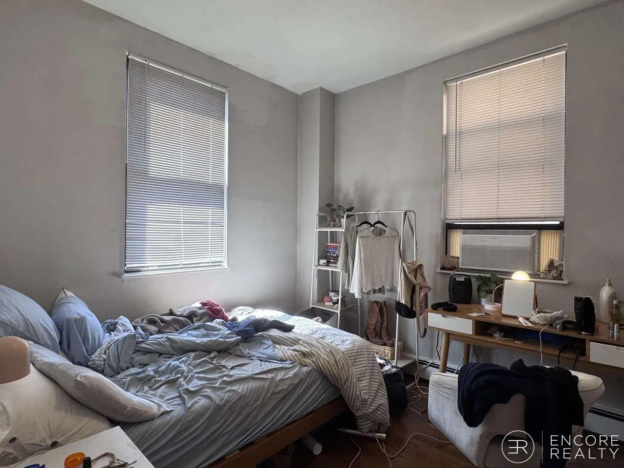 3 bed, 1 bath apartment for rent at 15 Stearns Rd Unit 2, Coolidge Corner — photo 4 of 17