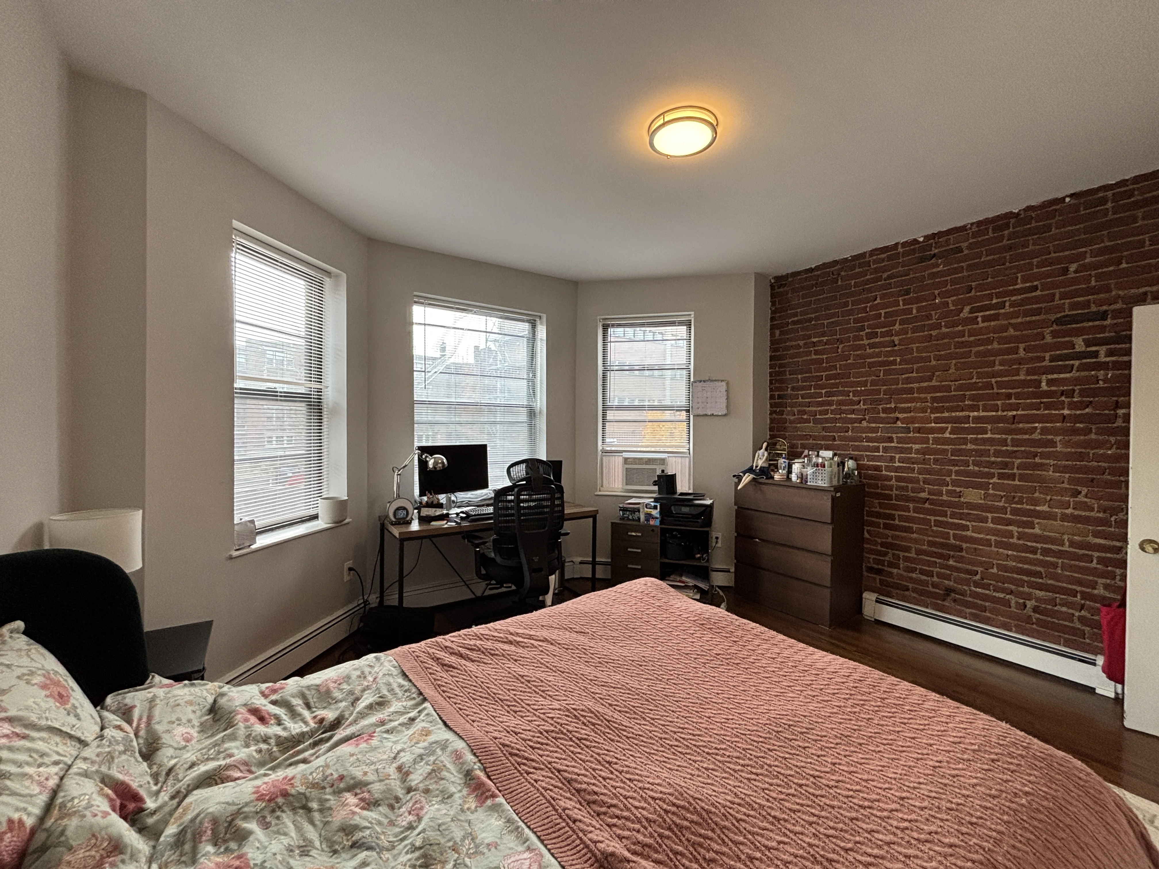 3 bed, 1 bath apartment for rent at 15 Stearns Rd Unit 4, Coolidge Corner — photo 14 of 23