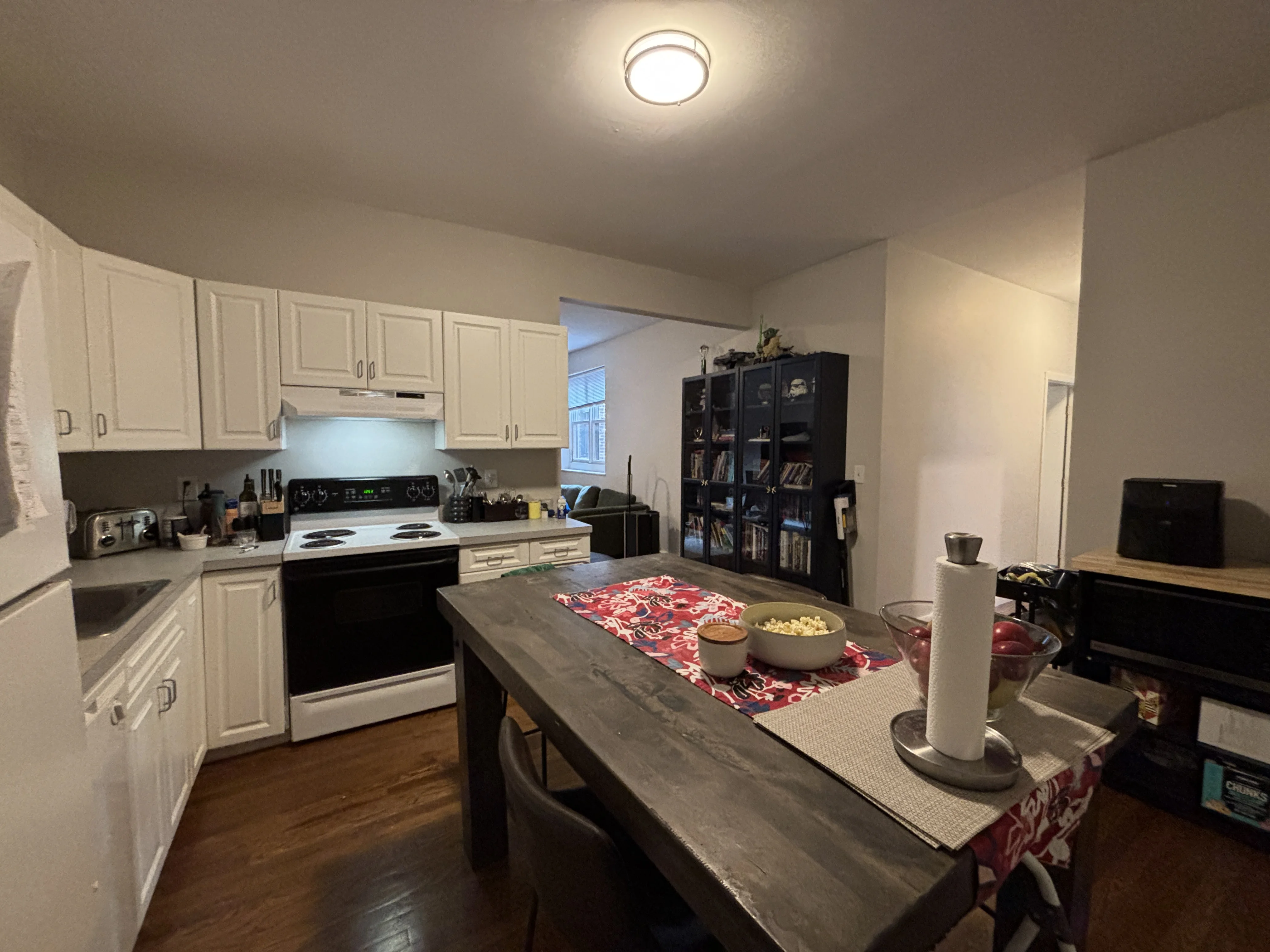 3 bed, 1 bath apartment for rent at 15 Stearns Rd Unit 4, Coolidge Corner — photo 6 of 23