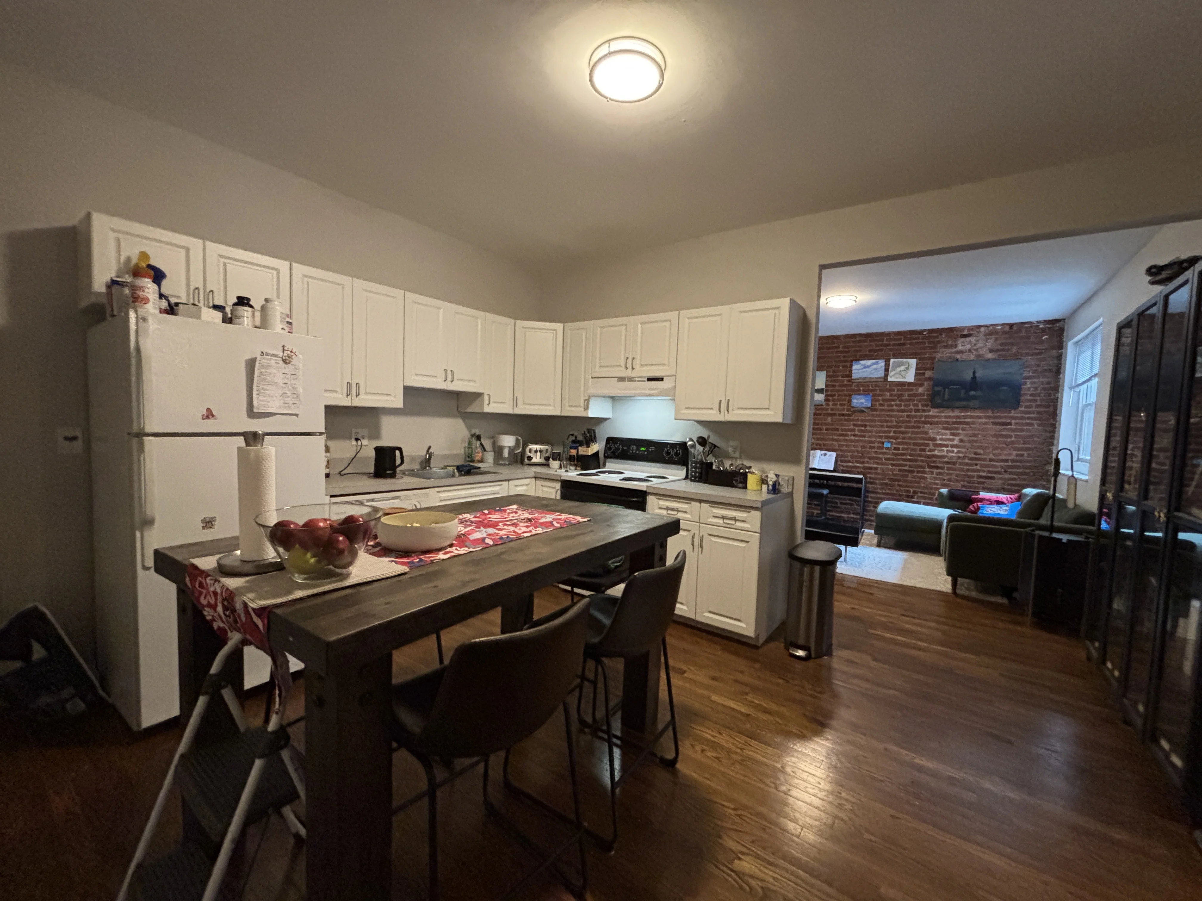 3 bed, 1 bath apartment for rent at 15 Stearns Rd Unit 4, Coolidge Corner — photo 5 of 23