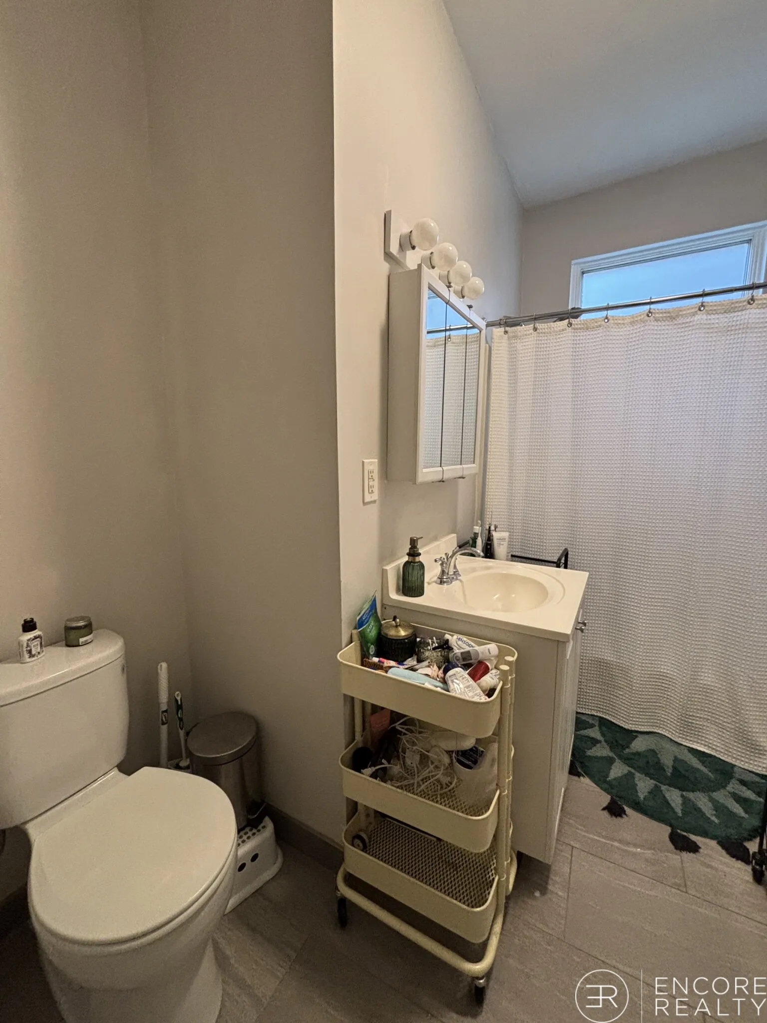 3 bed, 1 bath apartment for rent at 15 Stearns Rd Unit 4a, Coolidge Corner — photo 9 of 25