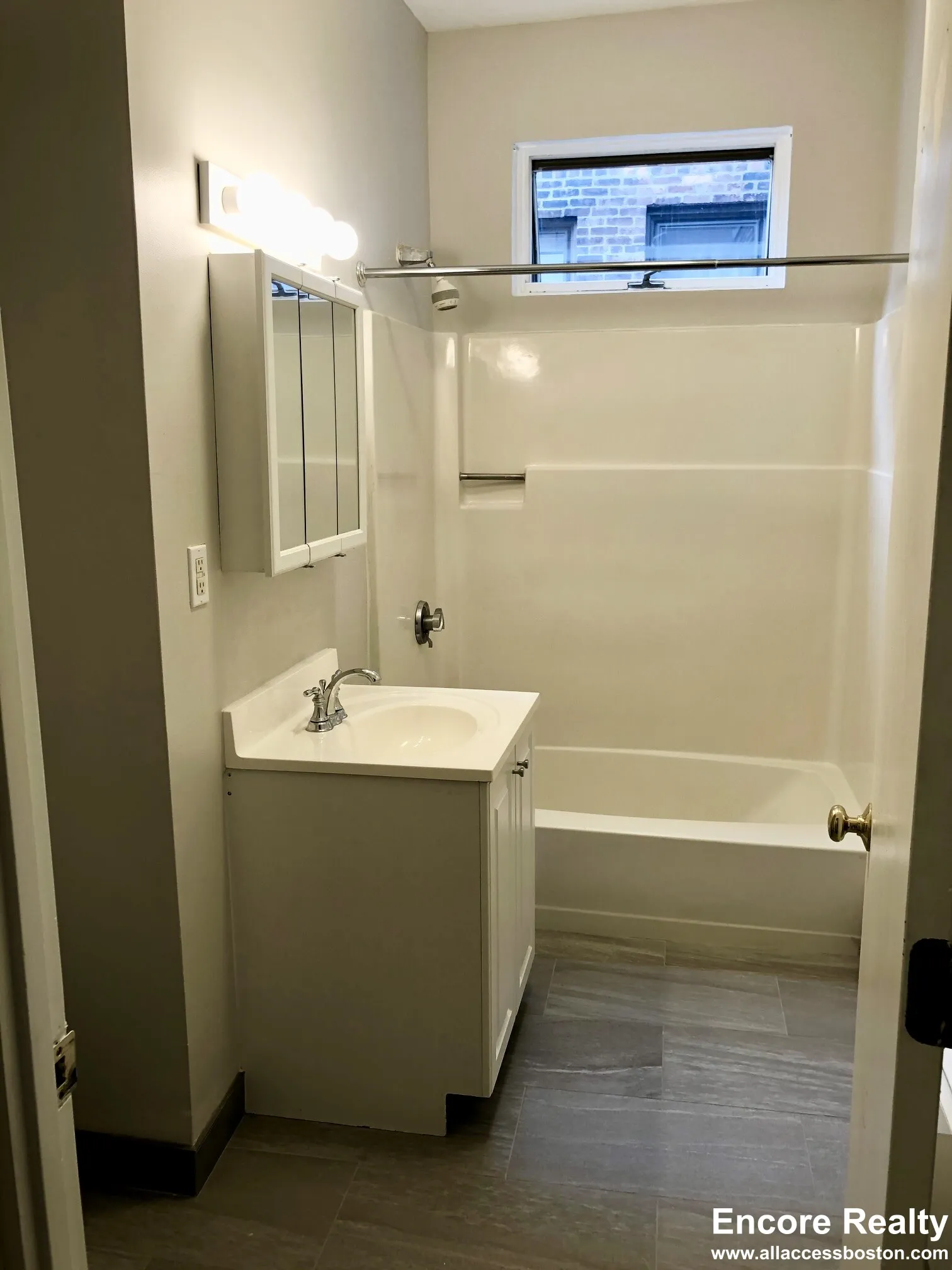 3 bed, 1 bath apartment for rent at 15 Stearns Rd Unit 4a, Coolidge Corner — photo 21 of 25