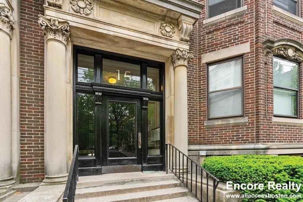 3 bed, 1 bath apartment for rent at 15 Stearns Rd Unit 4C, Coolidge Corner — photo 20 of 21