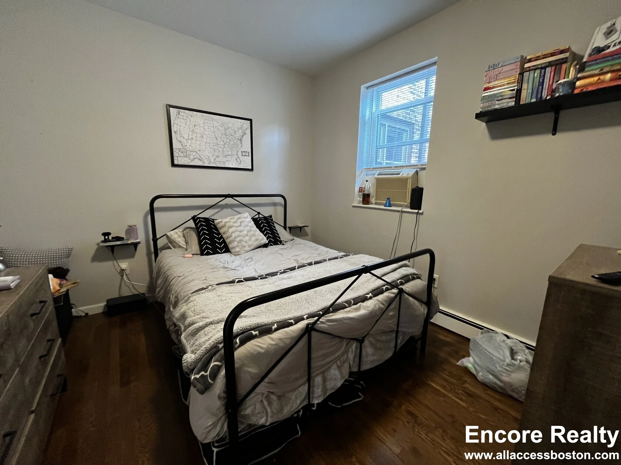 3 bed, 1 bath apartment for rent at 15 Stearns Rd Unit 4C, Coolidge Corner — photo 16 of 21