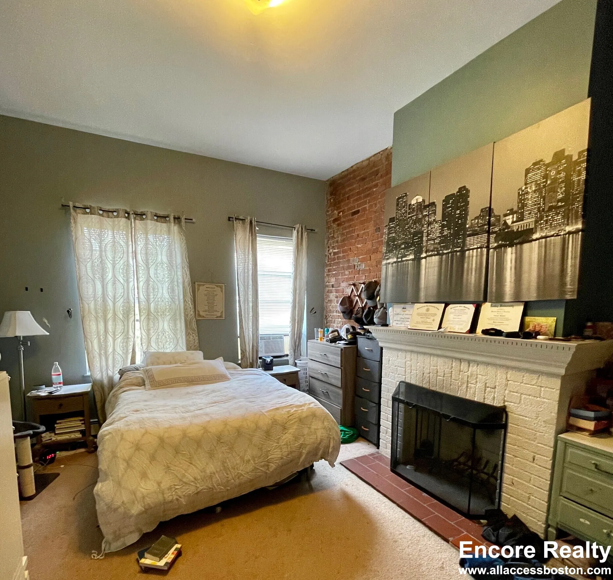 3 bed, 1 bath apartment for rent at 15 Stearns Rd Unit 5, Coolidge Corner — photo 3 of 10