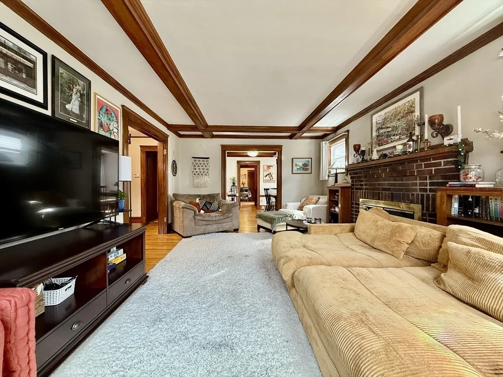 3 bed, 1 bath apartment for rent at 15 Stetson St Unit 1, Coolidge Corner — photo 4 of 23