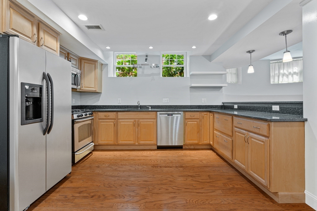 2 bed, 1 bath apartment for rent at 15 Strathmore Rd Unit A, Brookline — photo 2 of 8