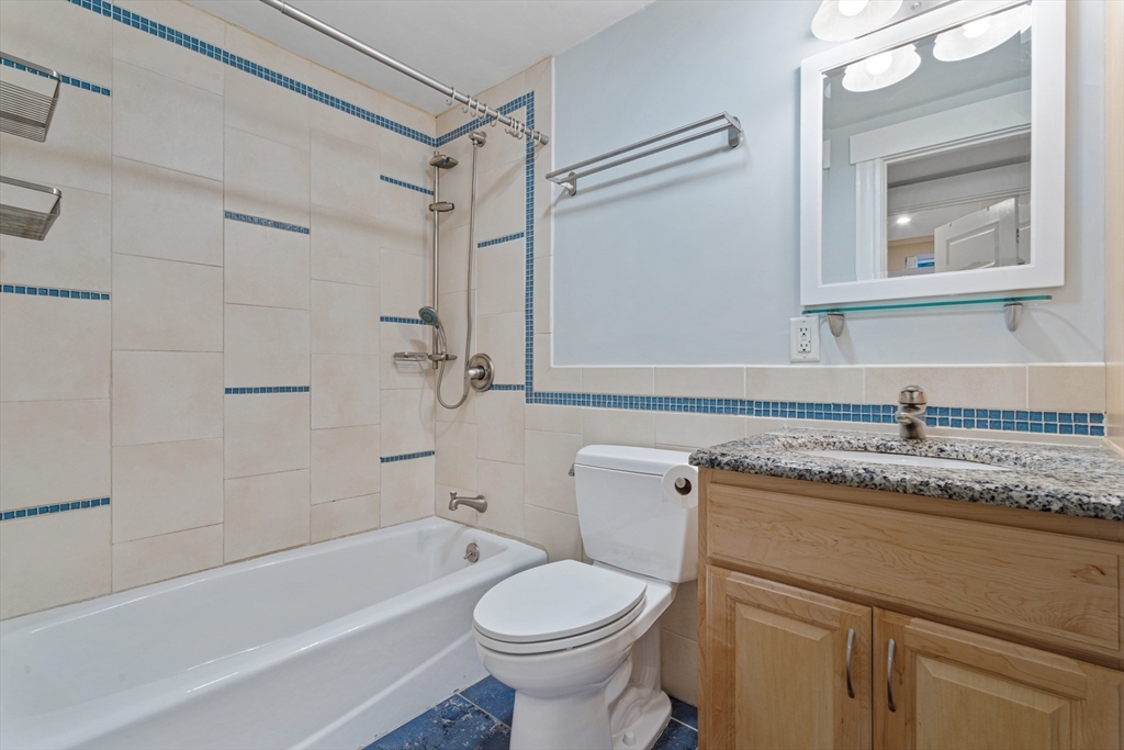 2 bed, 1 bath apartment for rent at 15 Strathmore Rd Unit A, Brookline — photo 7 of 8