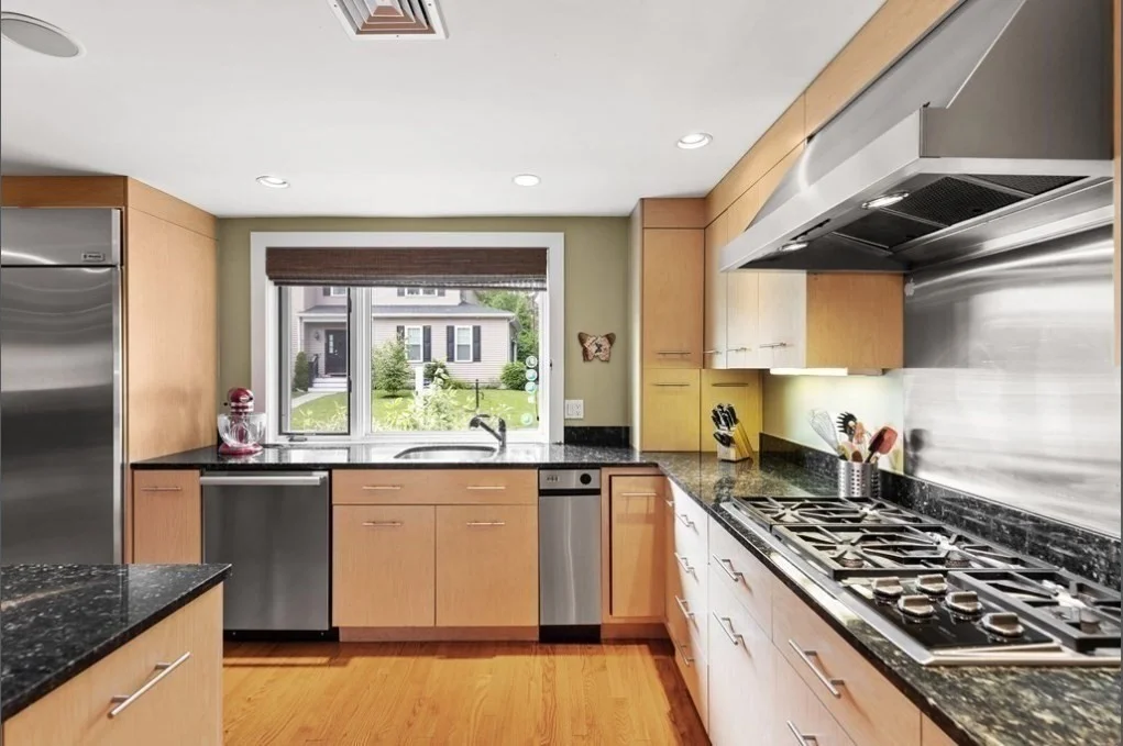 4 bed, 3 bath apartment for rent at 15 Suban Pl, Newton — photo 18 of 42