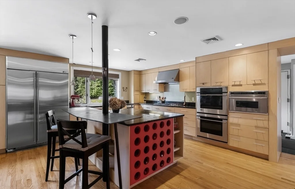 4 bed, 3 bath apartment for rent at 15 Suban Pl Unit 15, Newton Highlands — photo 5 of 36
