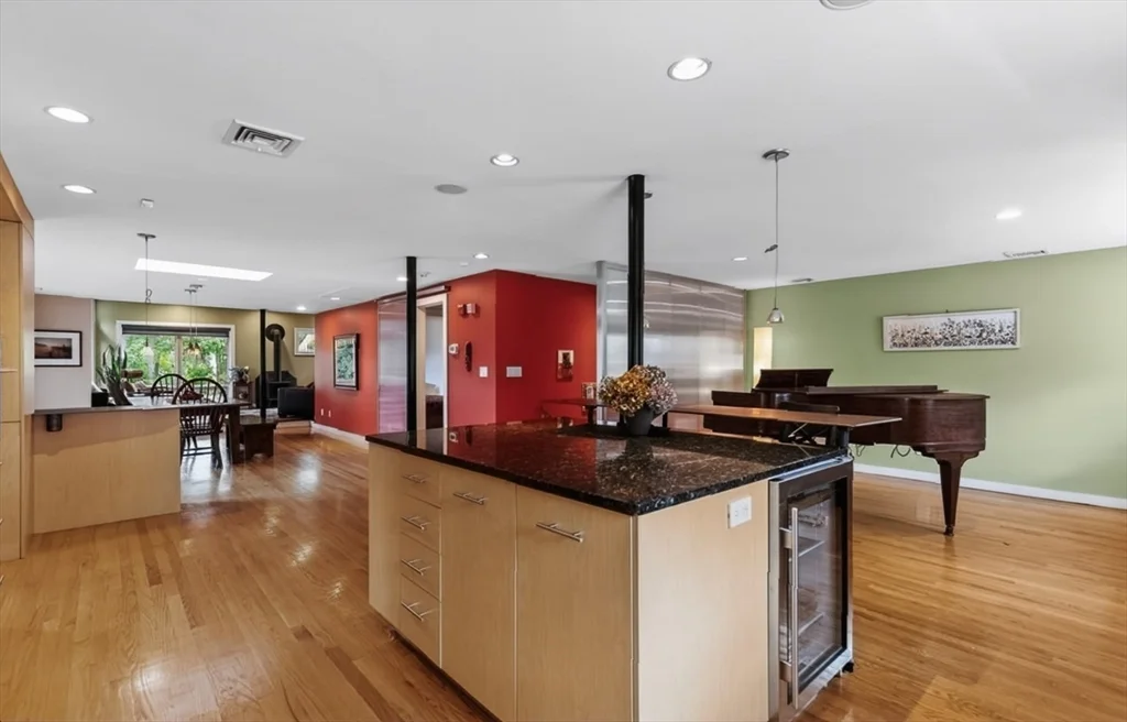 4 bed, 3 bath apartment for rent at 15 Suban Pl Unit 15, Newton Highlands — photo 7 of 36