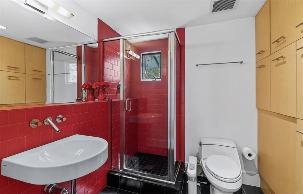 4 bed, 3 bath apartment for rent at 15 Suban Pl Unit 15, Newton Highlands — photo 12 of 36