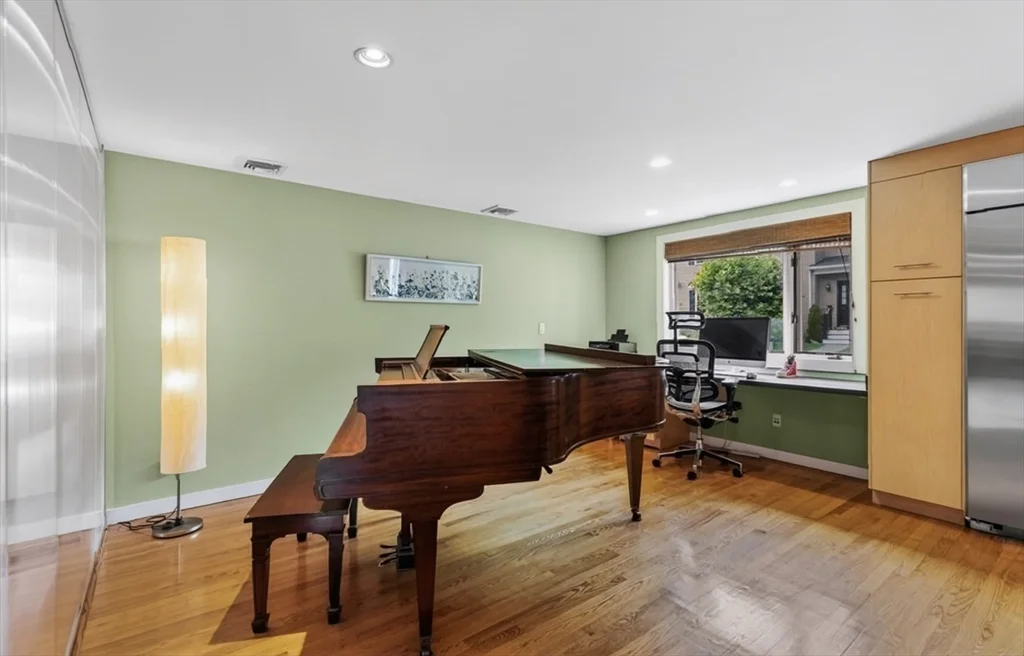 4 bed, 3 bath apartment for rent at 15 Suban Pl Unit 15, Newton Highlands — photo 6 of 36