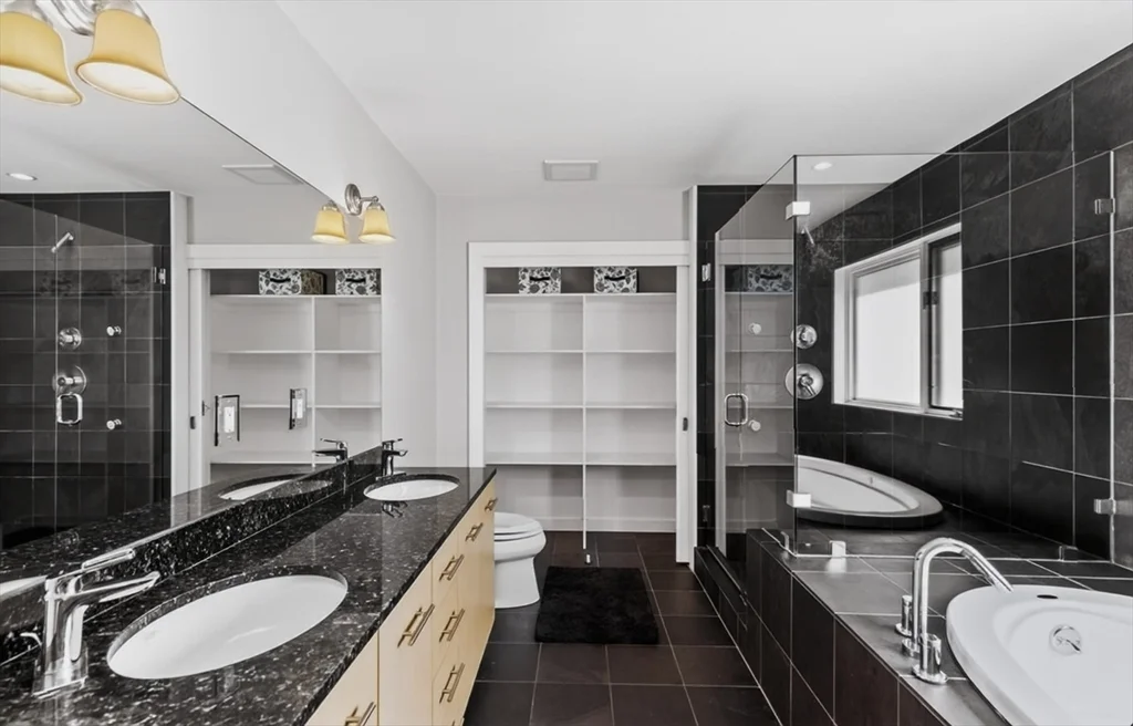 4 bed, 3 bath apartment for rent at 15 Suban Pl Unit 15, Newton Highlands — photo 23 of 36