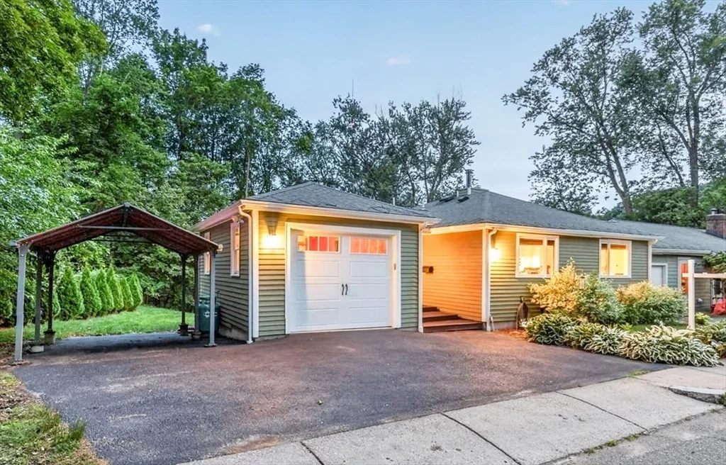 4 bed, 3 bath apartment for rent at 15 Suban Pl Unit 15, Newton Highlands — photo 31 of 36
