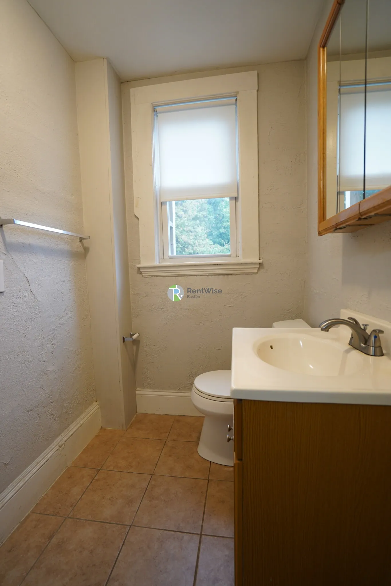 4 bed, 1.5 bath apartment for rent at 15 Sumner St Unit 2, Dorchester — photo 16 of 22
