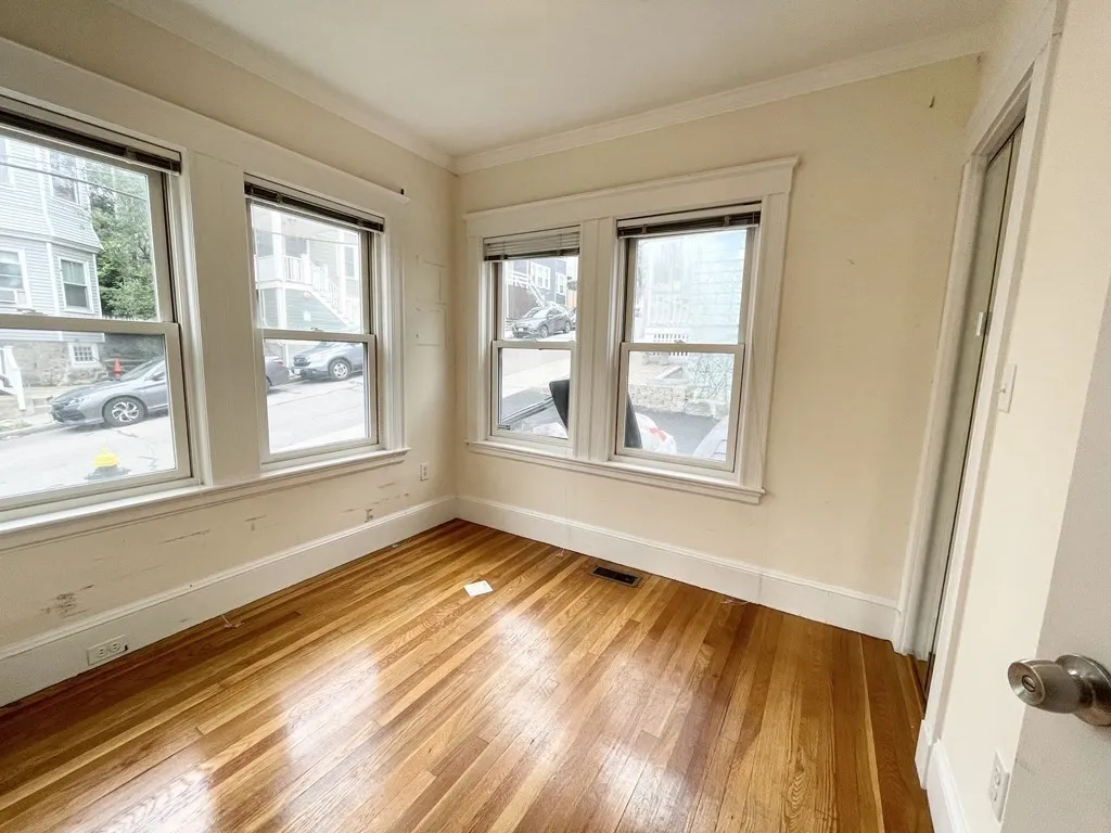 5 bed, 2 bath apartment for rent at 15 Sunset St Unit 1, Mission Hill — photo 7 of 14
