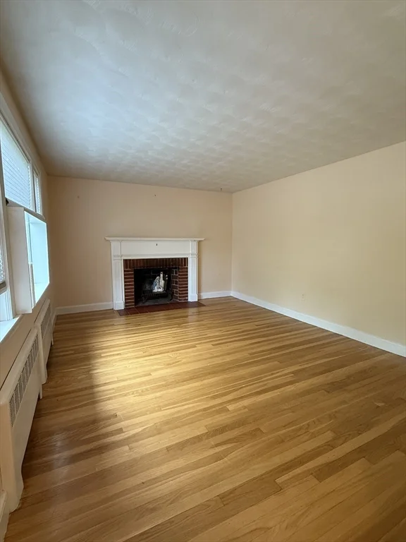 2 bed, 1 bath apartment for rent at 15 Swan St, West Roxbury — photo 2 of 12