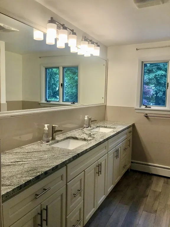 3 bed, 2 bath apartment for rent at 15 Sycamore Rd Unit 0, Montrose — photo 14 of 39
