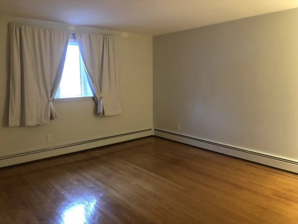 3 bed, 2 bath apartment for rent at 15 Sycamore Rd Unit 0, Montrose — photo 21 of 39