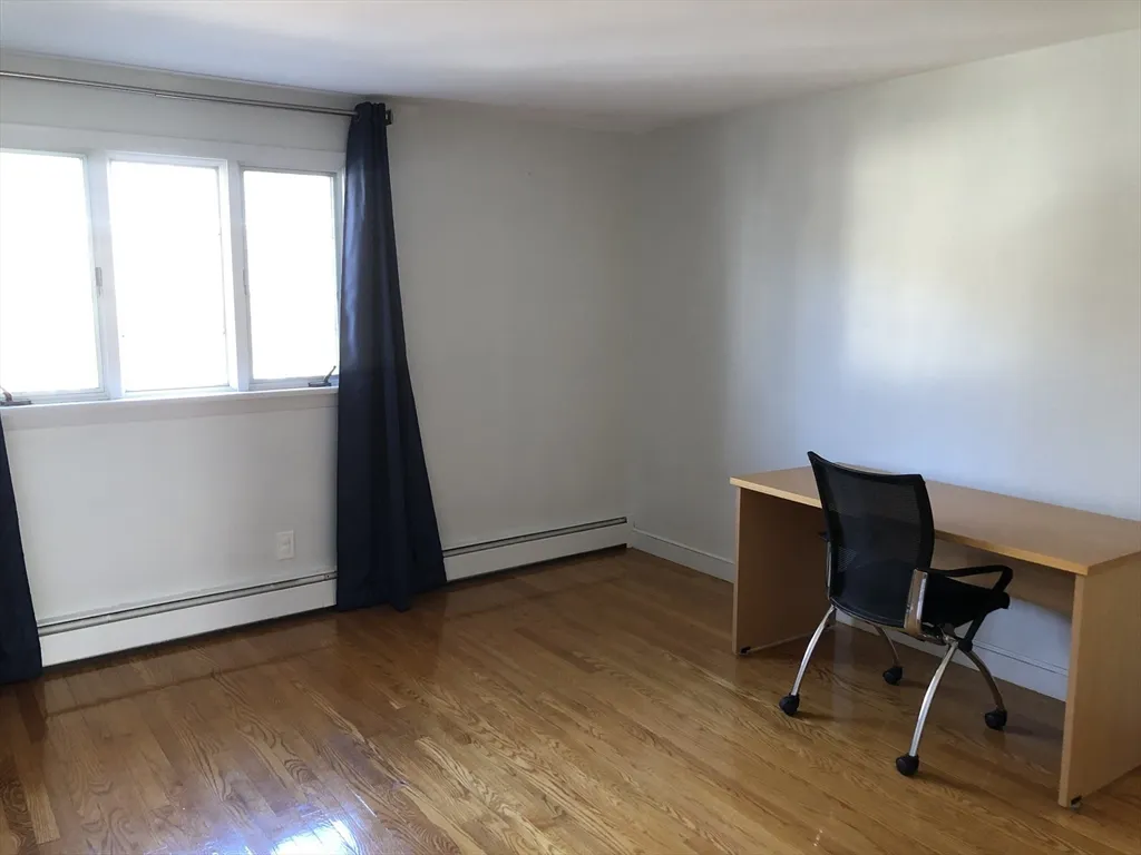 3 bed, 2 bath apartment for rent at 15 Sycamore Rd Unit 0, Montrose — photo 17 of 39