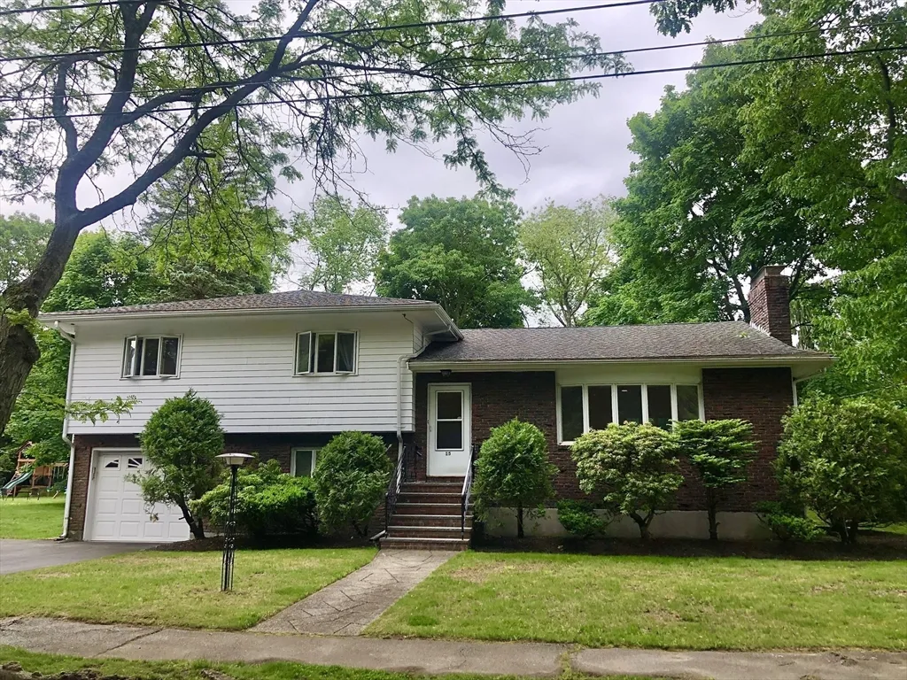 3 bed, 2 bath apartment for rent at 15 Sycamore Rd Unit 0, Montrose — photo 1 of 39