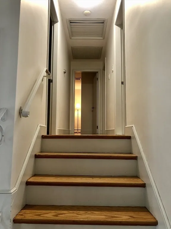 3 bed, 2 bath apartment for rent at 15 Sycamore Rd Unit 0, Montrose — photo 10 of 39