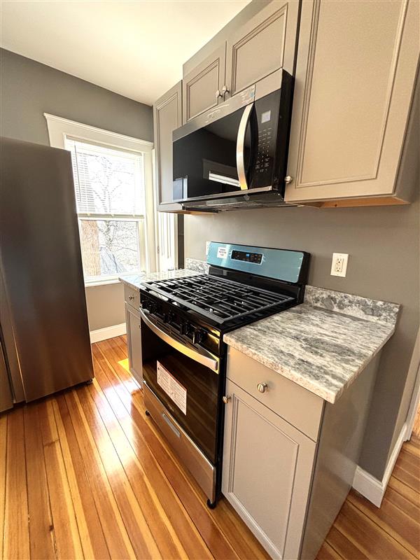 2 bed, 1 bath apartment for rent at 15 Taft St Unit 2, Medford — photo 2 of 18