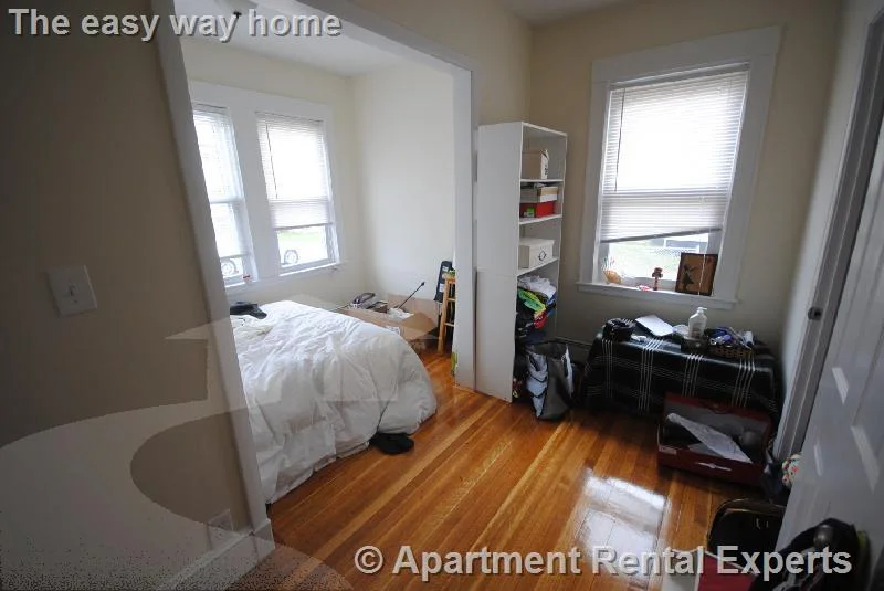 4 bed, 2 bath apartment for rent at 15 Taylor St Unit 1, Tufts — photo 8 of 10