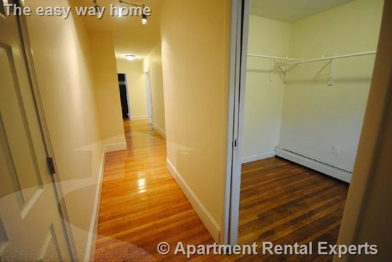 4 bed, 2 bath apartment for rent at 15 Taylor St Unit 1, Tufts — photo 5 of 10