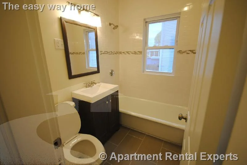 4 bed, 2 bath apartment for rent at 15 Taylor St Unit 1, Tufts — photo 4 of 10