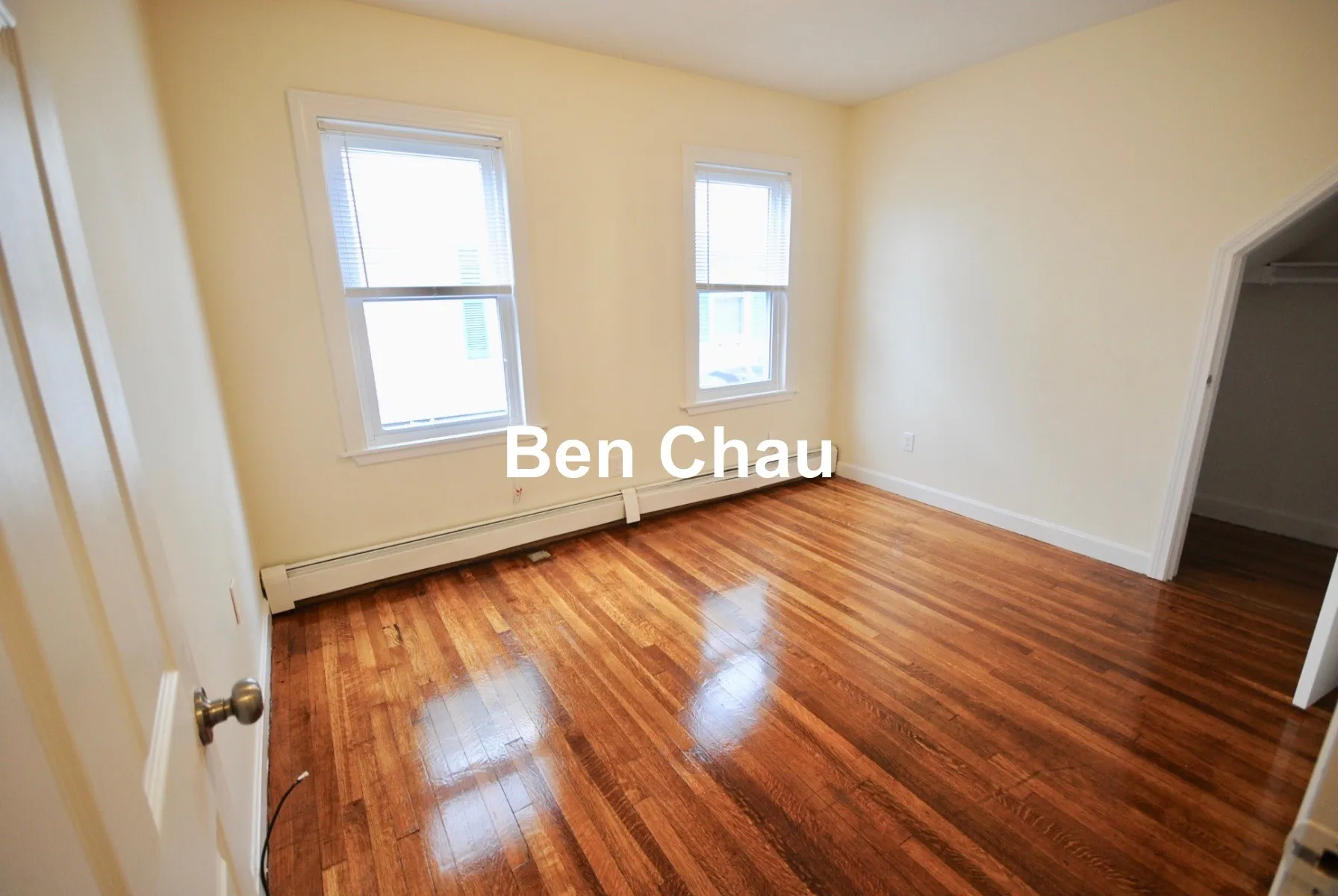 4 bed, 2 bath apartment for rent at 15 Taylor St Unit 1B, Medford — photo 4 of 9