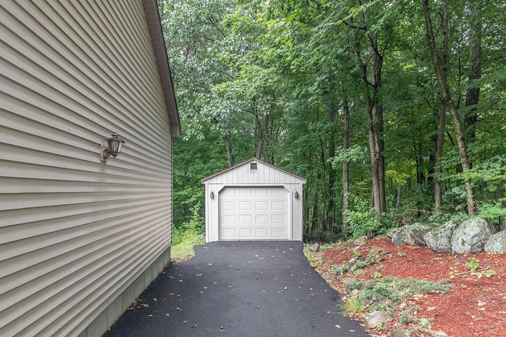 3 bed, 2 bath apartment for rent at 15 Terry Ln, Belchertown — photo 33 of 36