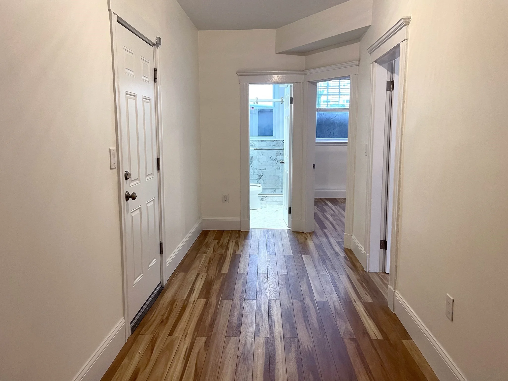 3 bed, 1 bath apartment for rent at 15 Thatcher St Unit B, Coolidge Corner — photo 4 of 8