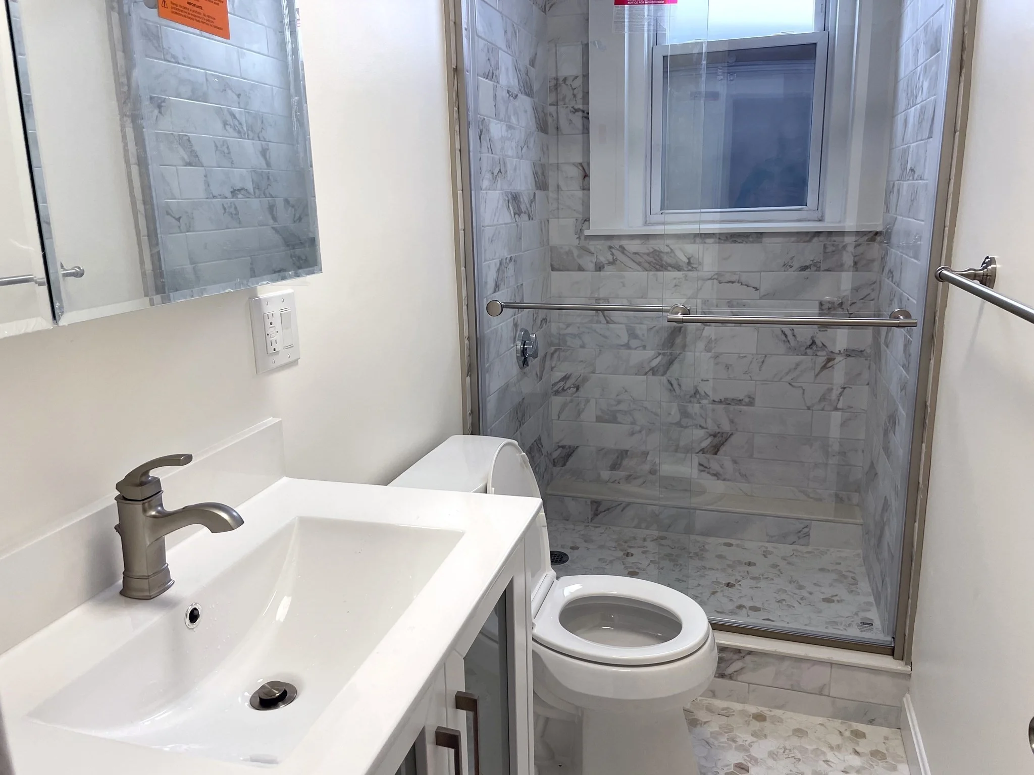 3 bed, 1 bath apartment for rent at 15 Thatcher St Unit B, Coolidge Corner — photo 3 of 8