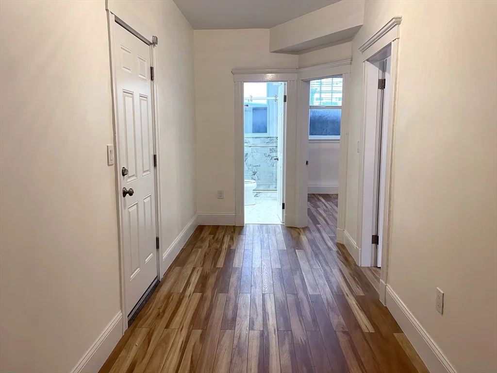 3 bed, 1 bath apartment for rent at 15 Thatcher St Unit B, Coolidge Corner — photo 8 of 11