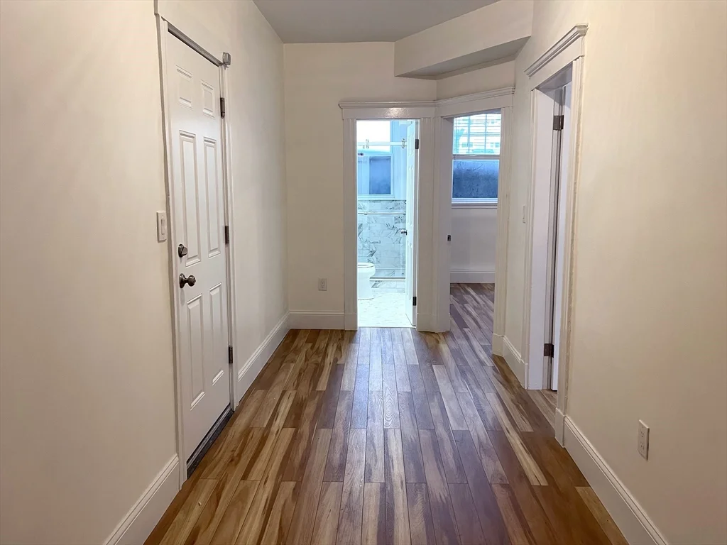 3 bed, 1 bath apartment for rent at 15 Thatcher St Unit B, Coolidge Corner — photo 9 of 11