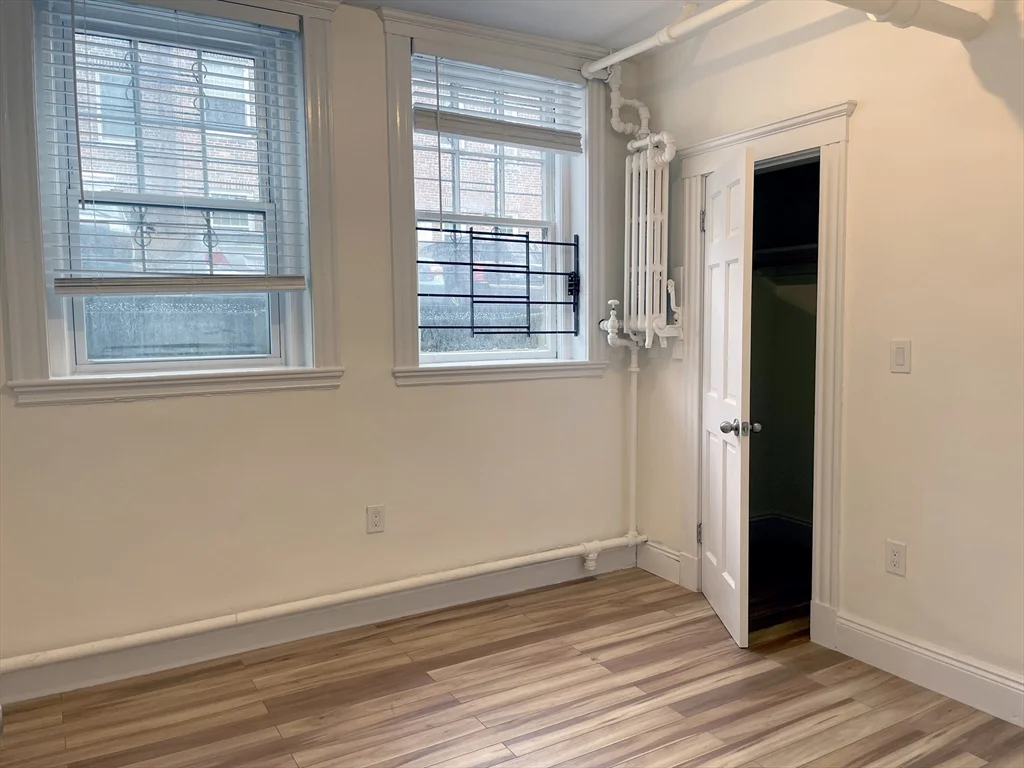 3 bed, 1 bath apartment for rent at 15 Thatcher St Unit B1, Coolidge Corner — photo 7 of 8