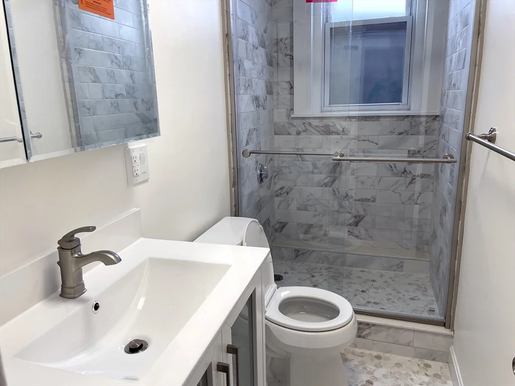 3 bed, 1 bath apartment for rent at 15 Thatcher St Unit B1, Coolidge Corner — photo 3 of 8