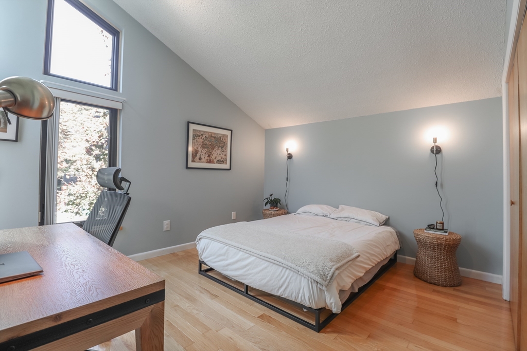 4 bed, 2 bath apartment for rent at 15 Thoreau Dr Unit 15, Easton — photo 34 of 37