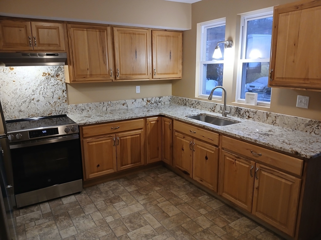 2 bed, 1 bath apartment for rent at 15 Trafalgar Sq Unit 15, Barre — photo 5 of 19