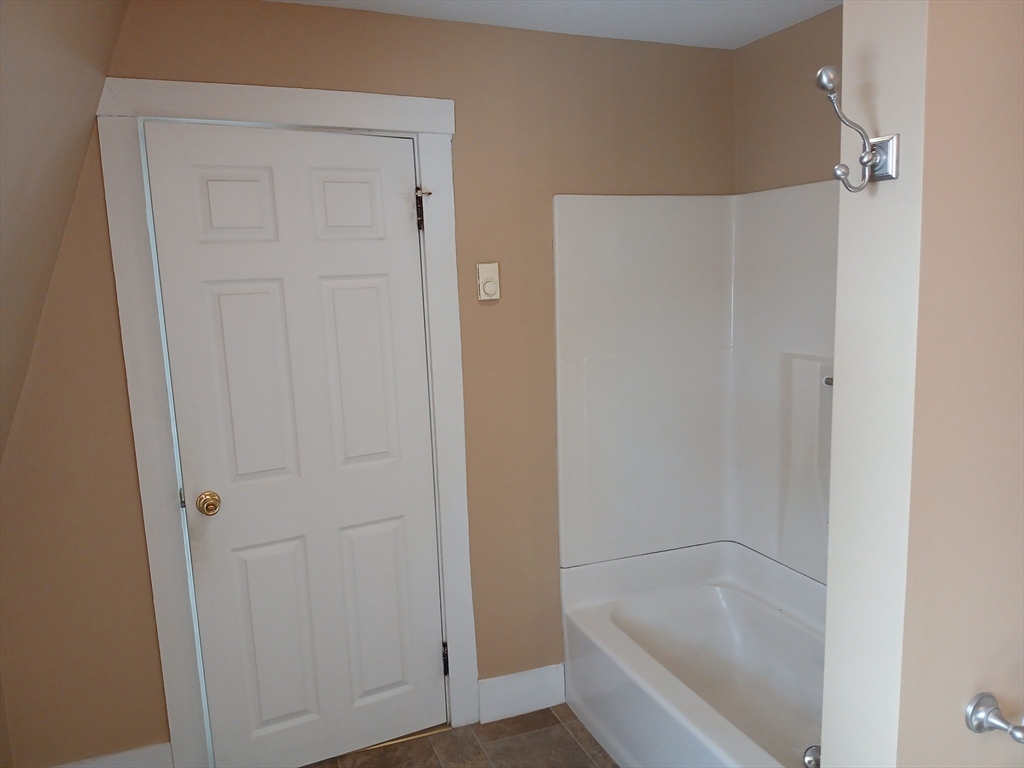 2 bed, 1 bath apartment for rent at 15 Trafalgar Sq Unit 15, Barre — photo 13 of 19