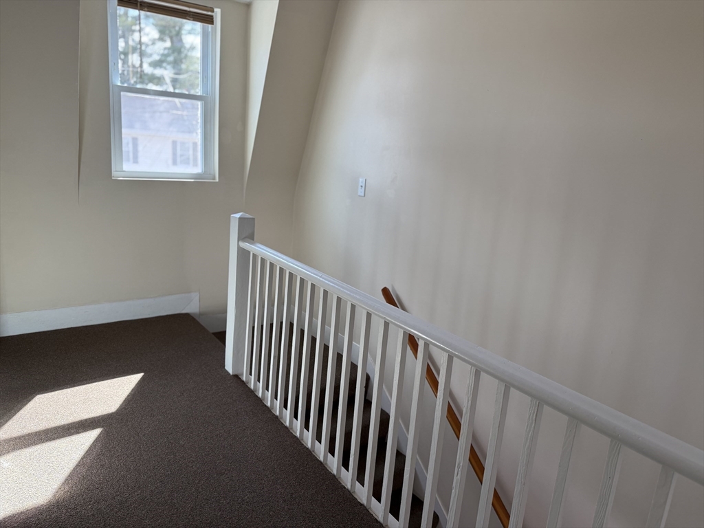 2 bed, 1 bath apartment for rent at 15 Trafalgar Sq Unit 15, Barre — photo 9 of 19