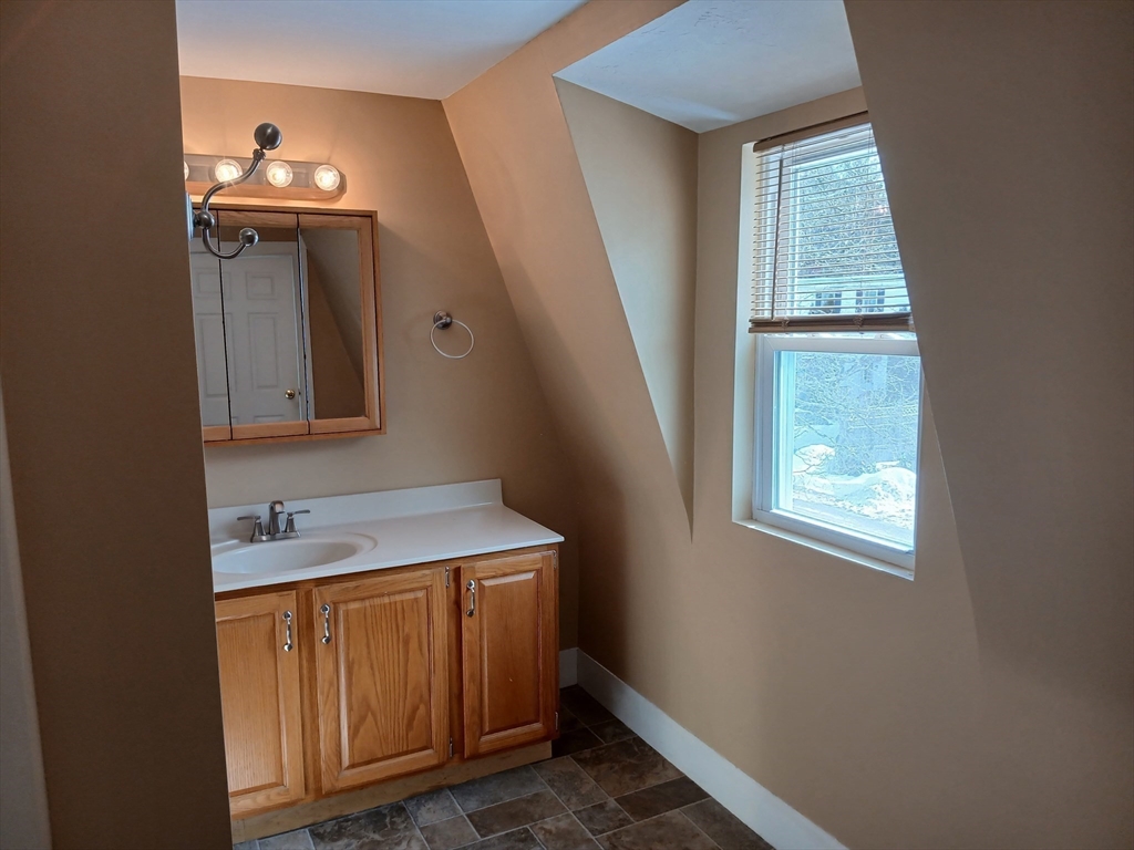 2 bed, 1 bath apartment for rent at 15 Trafalgar Sq Unit 15, Barre — photo 16 of 19