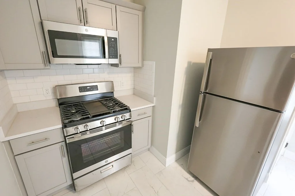 3 bed, 1 bath apartment for rent at 15 Tremlett St Unit 2, Dorchester