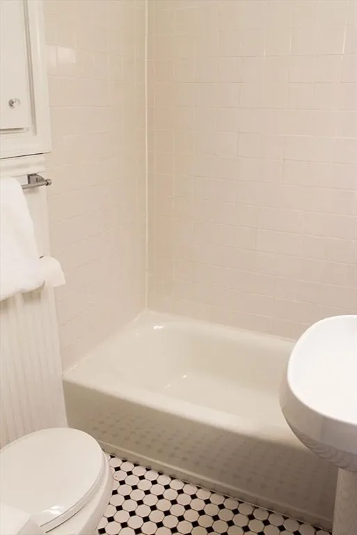 2 bed, 1 bath apartment for rent at 15 Trowbridge St Unit 8, Mid Cambridge — photo 4 of 7